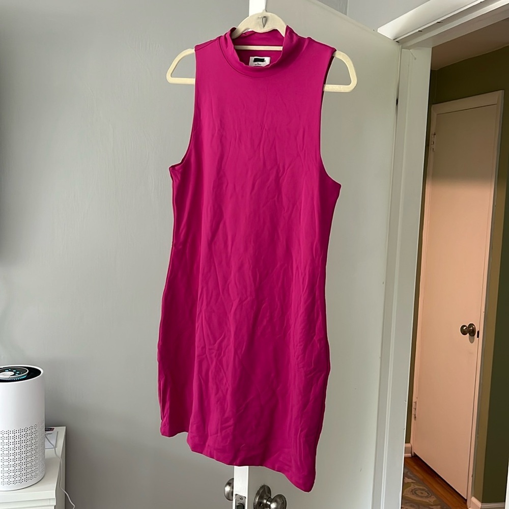 Aritzia Contour Magenta Sleeveless Dress, NWOT